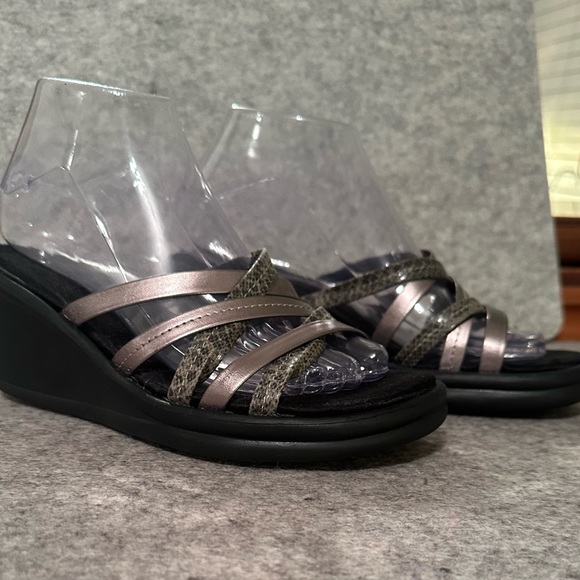 Skechers Women's Strappy Sandals - Black and Brown - Picture 9 of 9